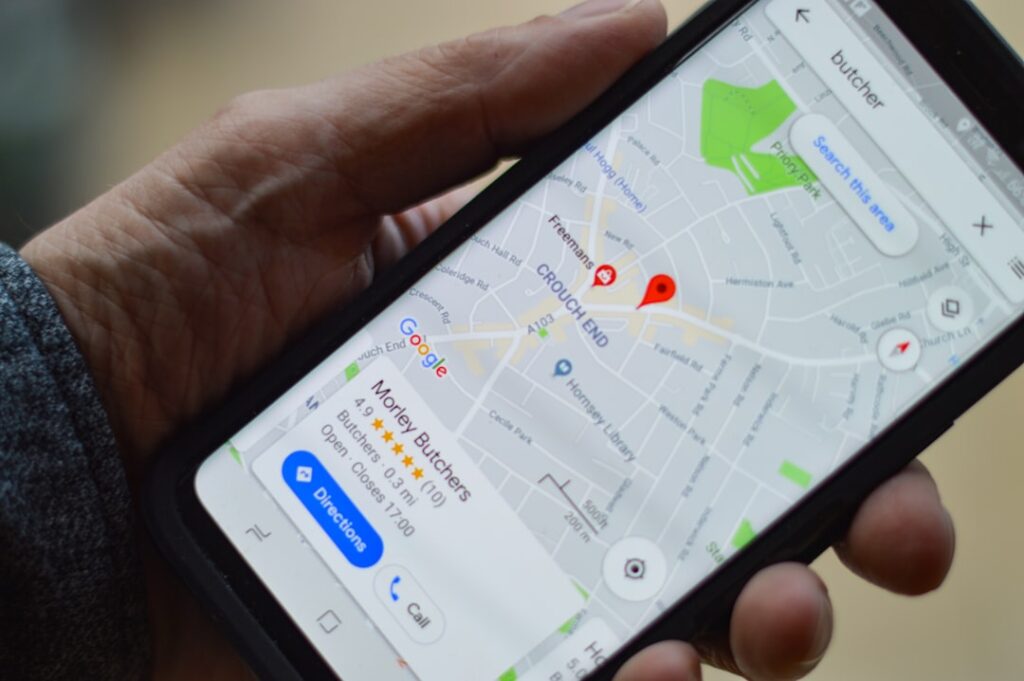 Pantalla de Google Maps mostrando cómo aparecer en Google Maps con el perfil de un negocio local